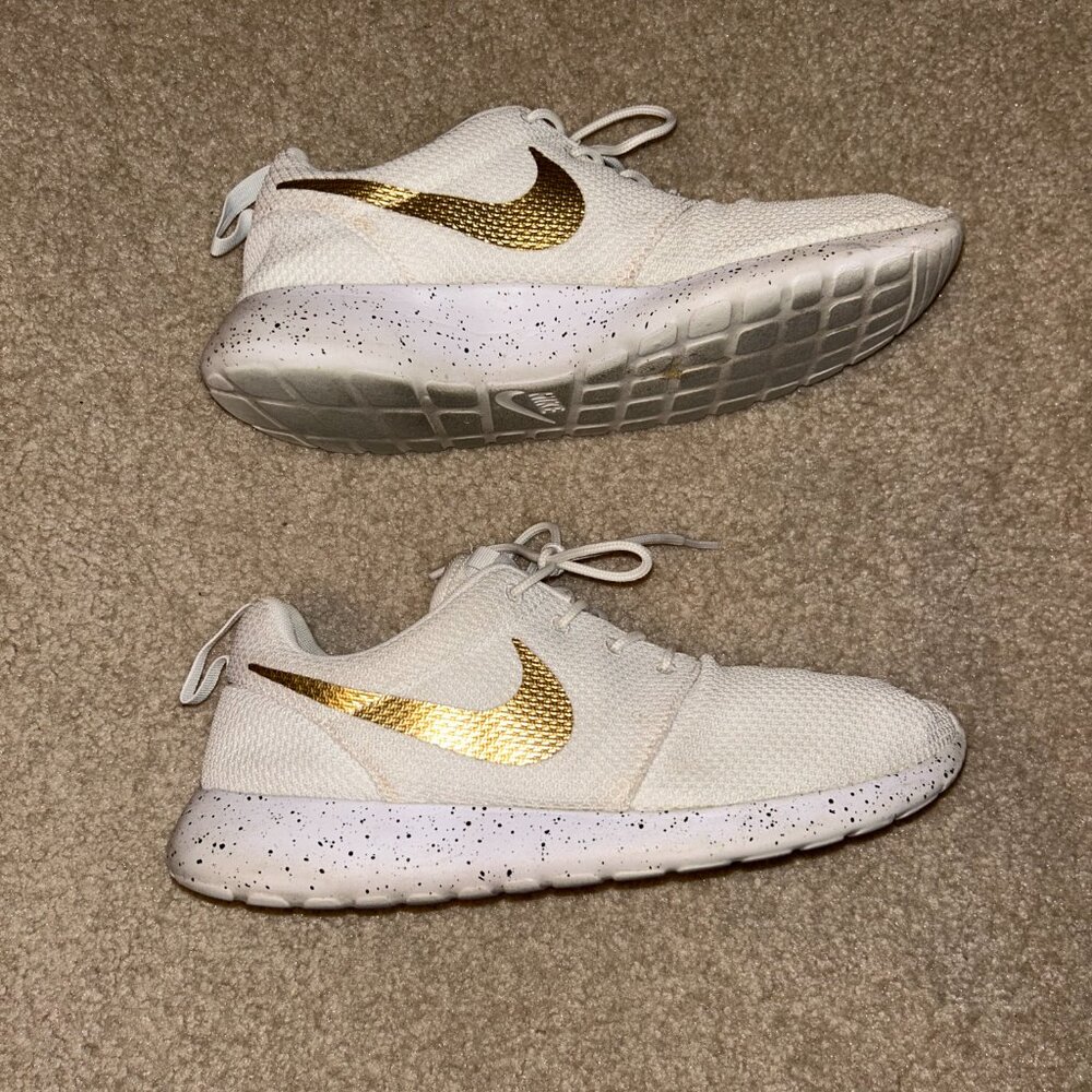 Nike ID Roshe Run Ones - Picture 3 of 6